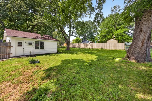 903 Elm Avenue, Norwalk, IA 50211