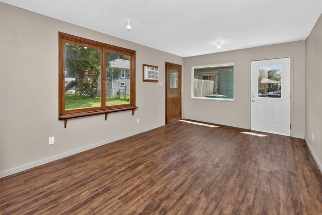 903 Elm Avenue, Norwalk, IA 50211