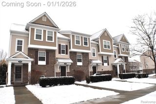 3204 Johanna Ware 13, Wixom, MI 48393