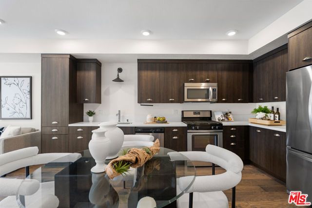 2980 Ripple Place 206, Los Angeles, CA 90039