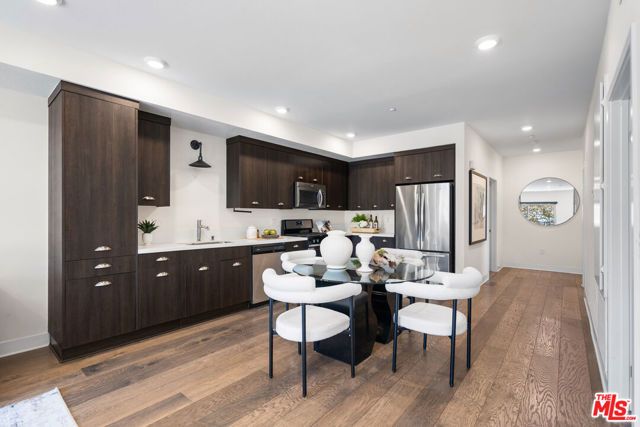2980 Ripple Place 206, Los Angeles, CA 90039