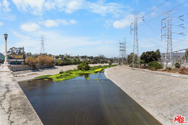 2980 Ripple Place 206, Los Angeles, CA 90039
