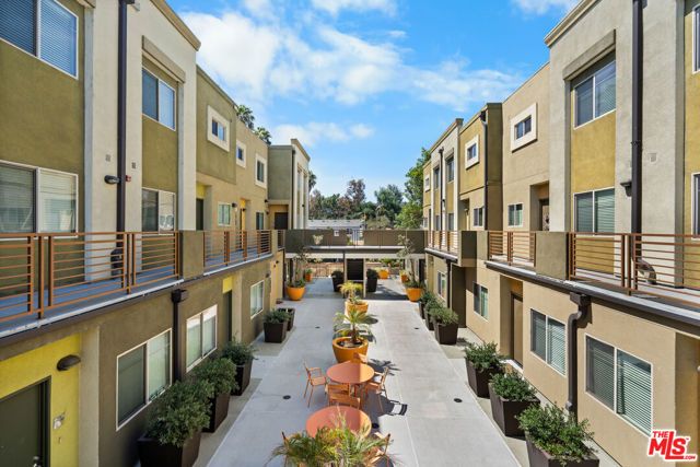 2980 Ripple Place 206, Los Angeles, CA 90039