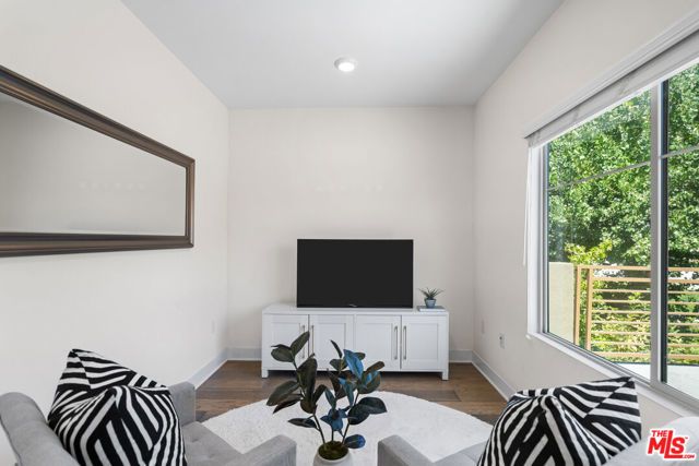 2980 Ripple Place 206, Los Angeles, CA 90039