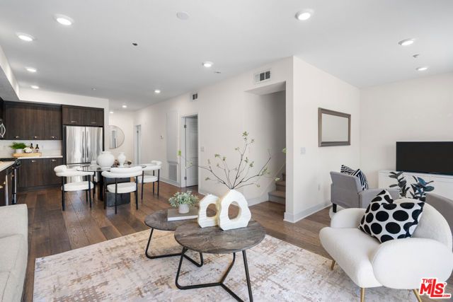 2980 Ripple Place 206, Los Angeles, CA 90039