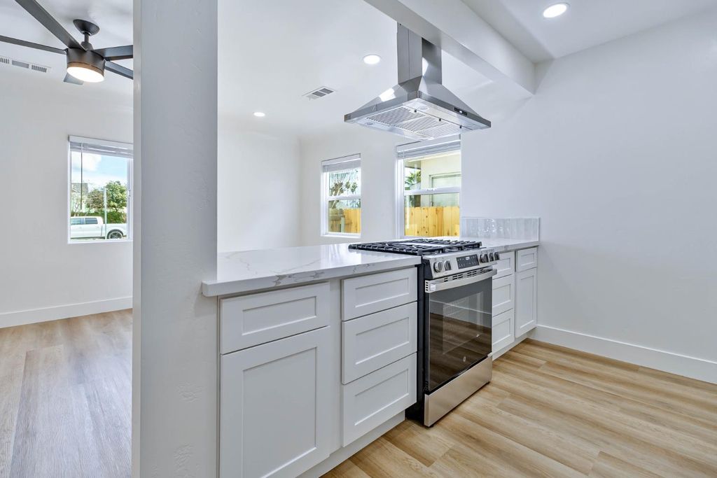 Image 13 of property listing at 257 N F Street, Tulare, CA 93274