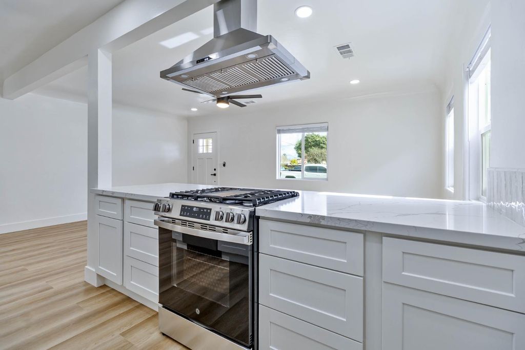 Image 15 of property listing at 257 N F Street, Tulare, CA 93274