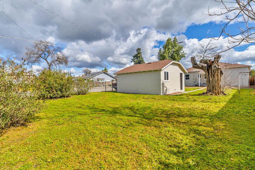 Image 39 of property listing at 257 N F Street, Tulare, CA 93274