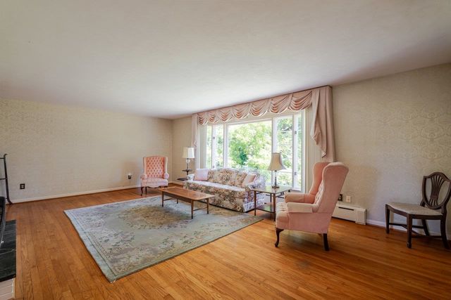 527 CRESTOVER DR, Broadway, VA 22815