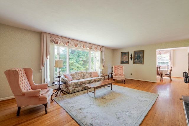 527 CRESTOVER DR, Broadway, VA 22815