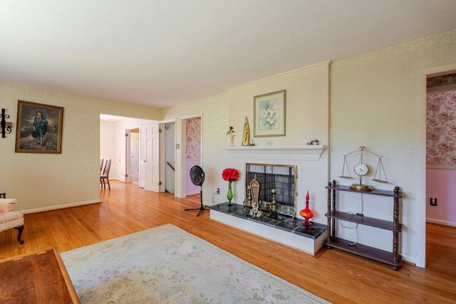 527 CRESTOVER DR, Broadway, VA 22815