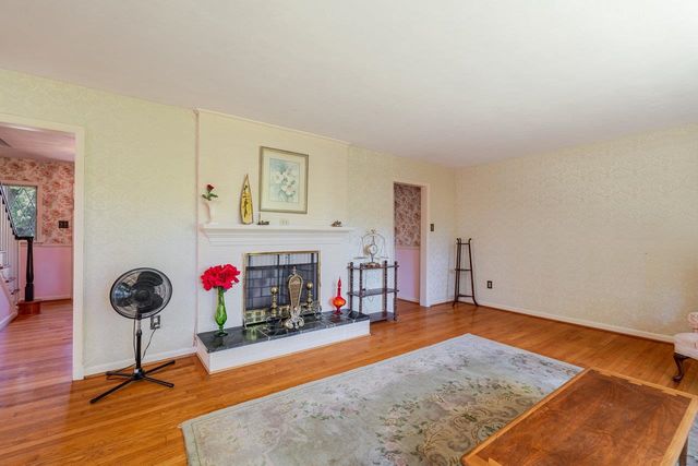 527 CRESTOVER DR, Broadway, VA 22815