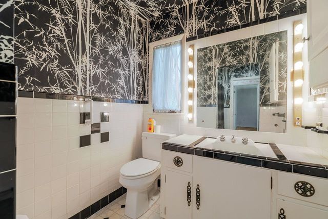 527 CRESTOVER DR, Broadway, VA 22815