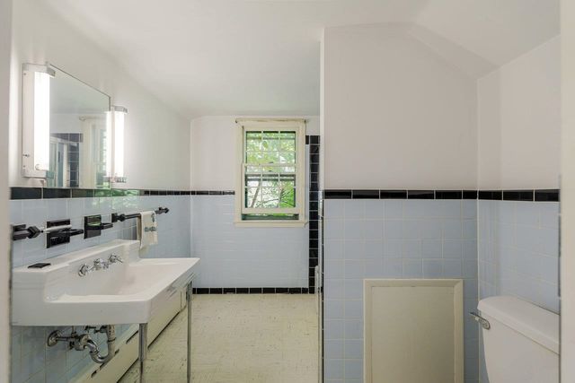 527 CRESTOVER DR, Broadway, VA 22815