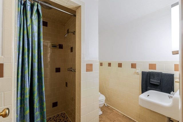 527 CRESTOVER DR, Broadway, VA 22815