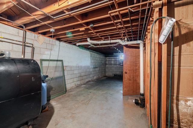 527 CRESTOVER DR, Broadway, VA 22815