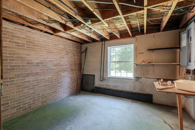 527 CRESTOVER DR, Broadway, VA 22815