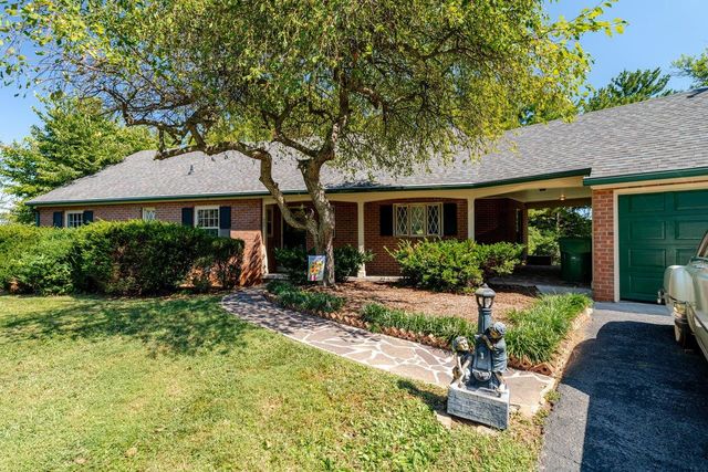 527 CRESTOVER DR, Broadway, VA 22815