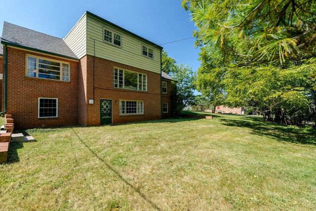 527 CRESTOVER DR, Broadway, VA 22815