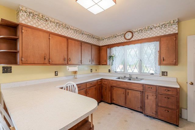 527 CRESTOVER DR, Broadway, VA 22815