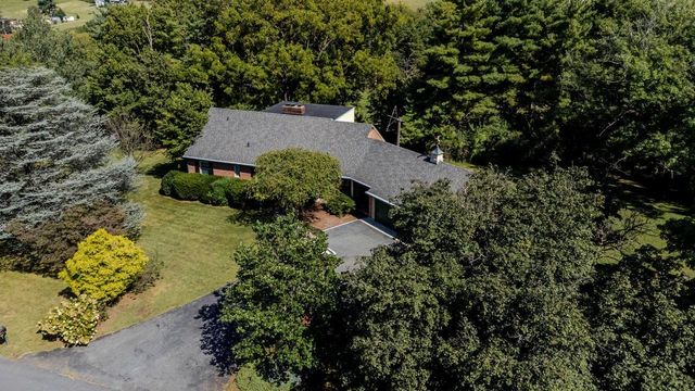 527 CRESTOVER DR, Broadway, VA 22815