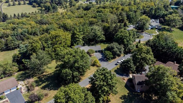 527 CRESTOVER DR, Broadway, VA 22815