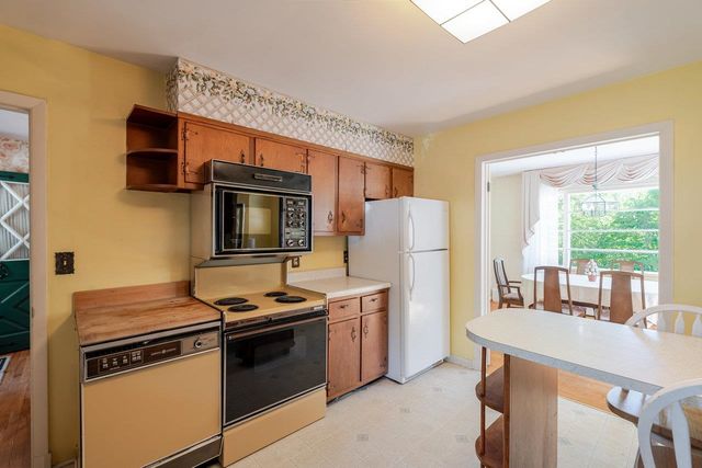 527 CRESTOVER DR, Broadway, VA 22815