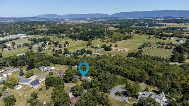 527 CRESTOVER DR, Broadway, VA 22815