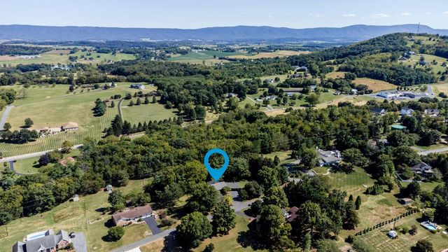 527 CRESTOVER DR, Broadway, VA 22815