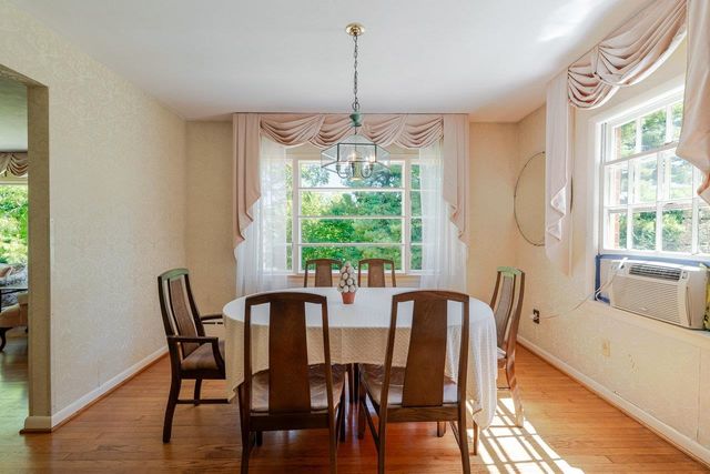 527 CRESTOVER DR, Broadway, VA 22815