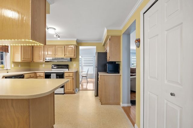 21 Trailwood Dr., Bridgewater, MA 02324