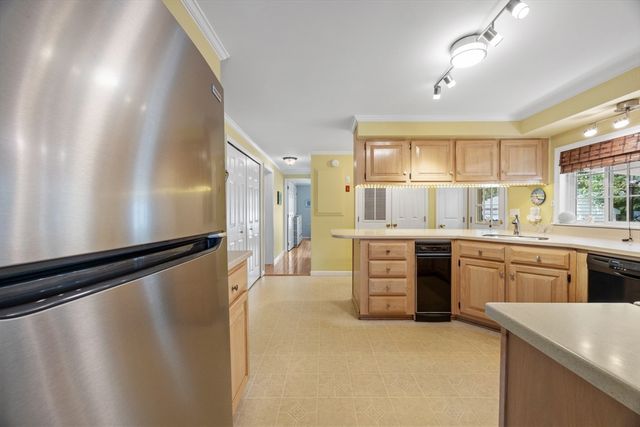 21 Trailwood Dr., Bridgewater, MA 02324