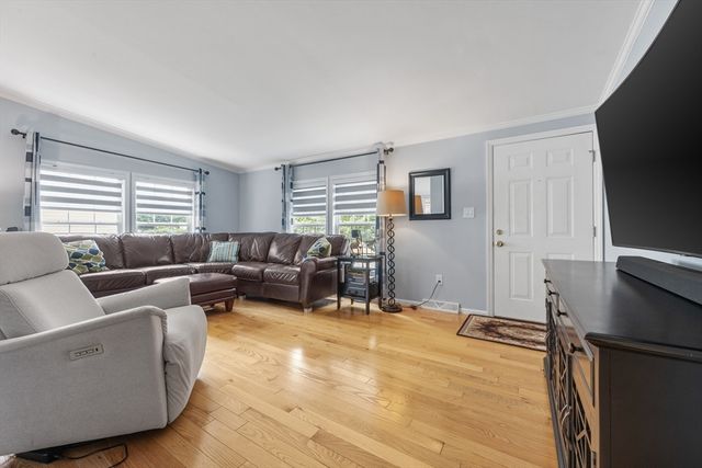 21 Trailwood Dr., Bridgewater, MA 02324