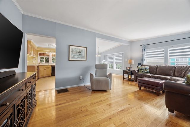 21 Trailwood Dr., Bridgewater, MA 02324