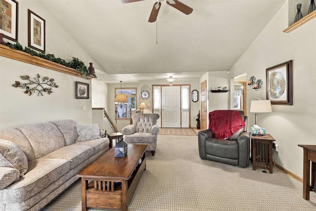 1394 W MASON RIDGE COURT, Appleton, WI 54914