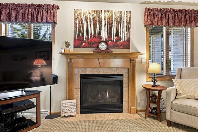 1394 W MASON RIDGE COURT, Appleton, WI 54914