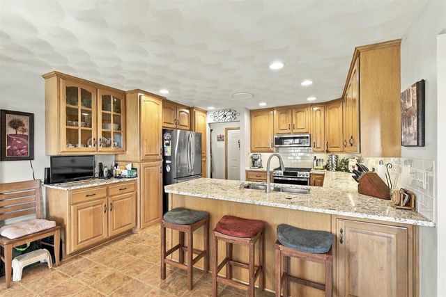 1394 W MASON RIDGE COURT, Appleton, WI 54914