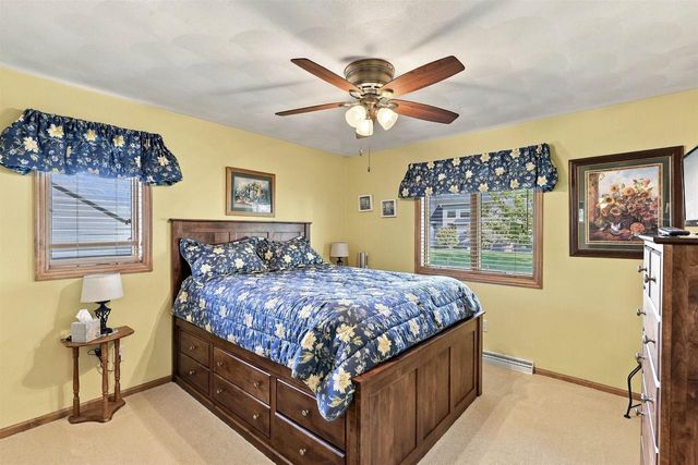 1394 W MASON RIDGE COURT, Appleton, WI 54914