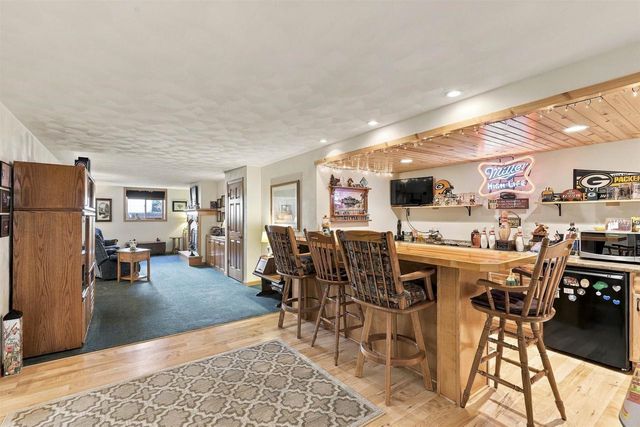 1394 W MASON RIDGE COURT, Appleton, WI 54914