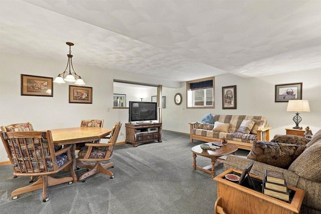 1394 W MASON RIDGE COURT, Appleton, WI 54914