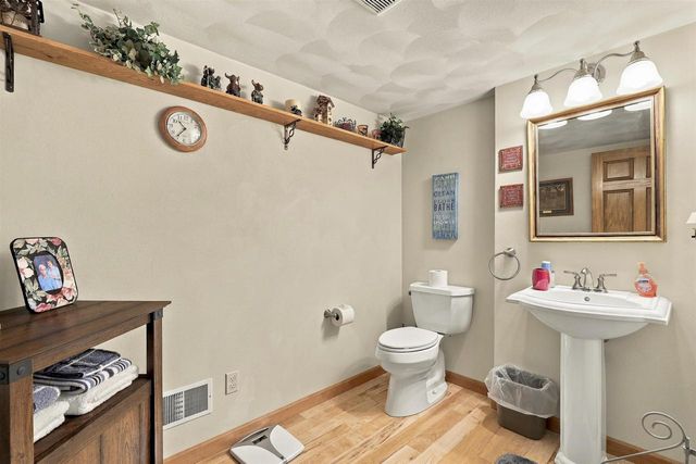1394 W MASON RIDGE COURT, Appleton, WI 54914