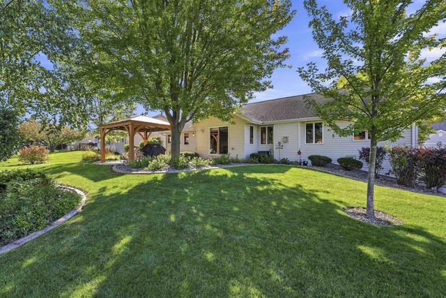 1394 W MASON RIDGE COURT, Appleton, WI 54914