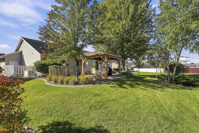 1394 W MASON RIDGE COURT, Appleton, WI 54914