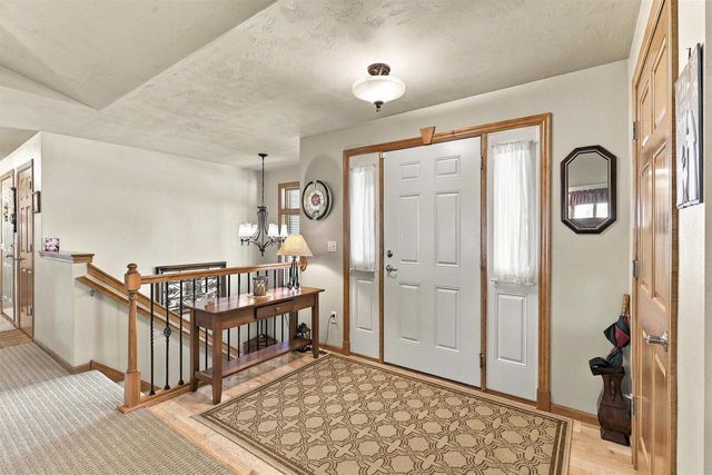 1394 W MASON RIDGE COURT, Appleton, WI 54914