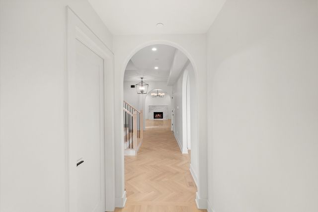 1037 Belleforte Avenue, Oak Park, IL 60302