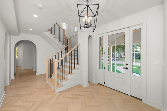 1037 Belleforte Avenue, Oak Park, IL 60302