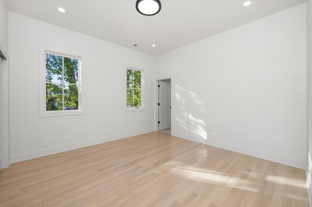 1037 Belleforte Avenue, Oak Park, IL 60302