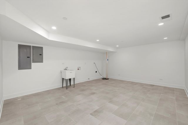 1037 Belleforte Avenue, Oak Park, IL 60302