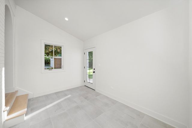 1037 Belleforte Avenue, Oak Park, IL 60302