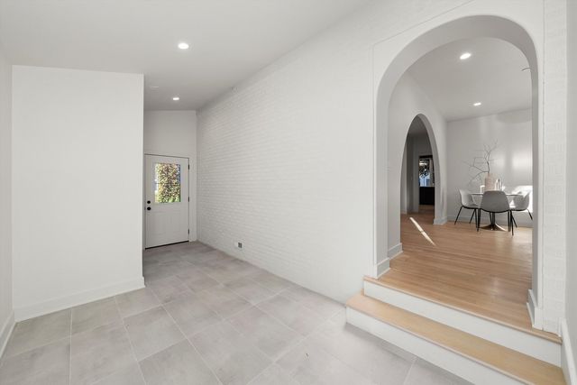 1037 Belleforte Avenue, Oak Park, IL 60302